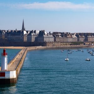 Comment s’habiller pour des vacances en Bretagne ?