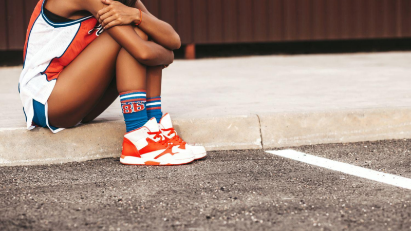 Comment suivre les dernières sorties de sneakers ?
