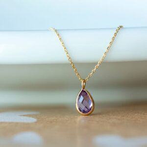 Guide expert : découvrez comment choisir un bijou Van Cleef occasion authentique et unique aux meilleurs prix